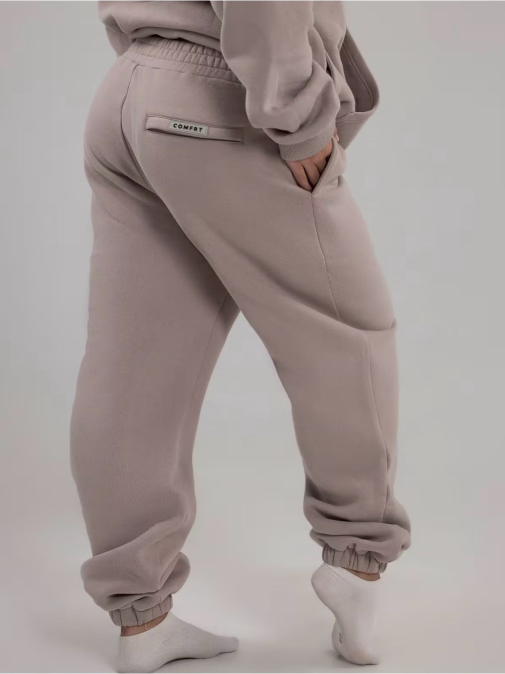 Comfrt NWOB Travel Essential Joggers